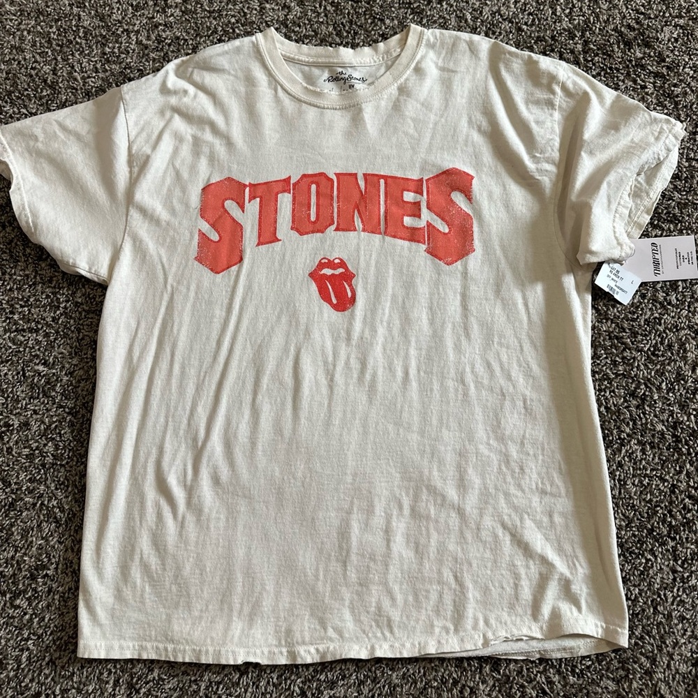 NWT thrifted brand Tshirts size large